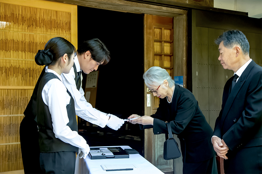 葬儀当日の流れ：火葬許可証をいつ誰に渡すか